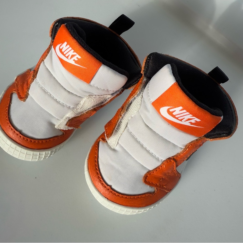 Nike Kids Sneakers in Orange and White